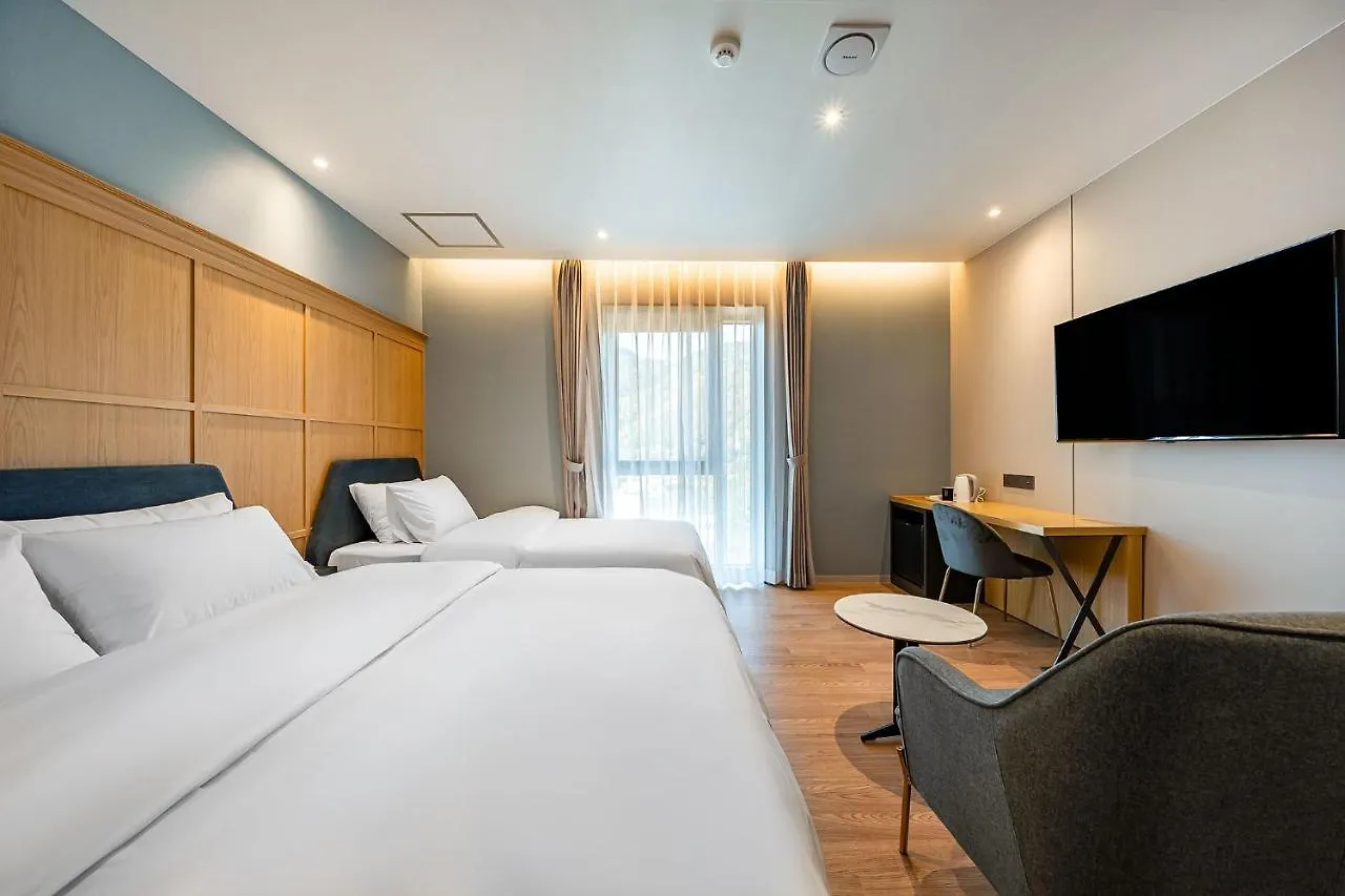 Brown Dot Hotel Signature Пусан