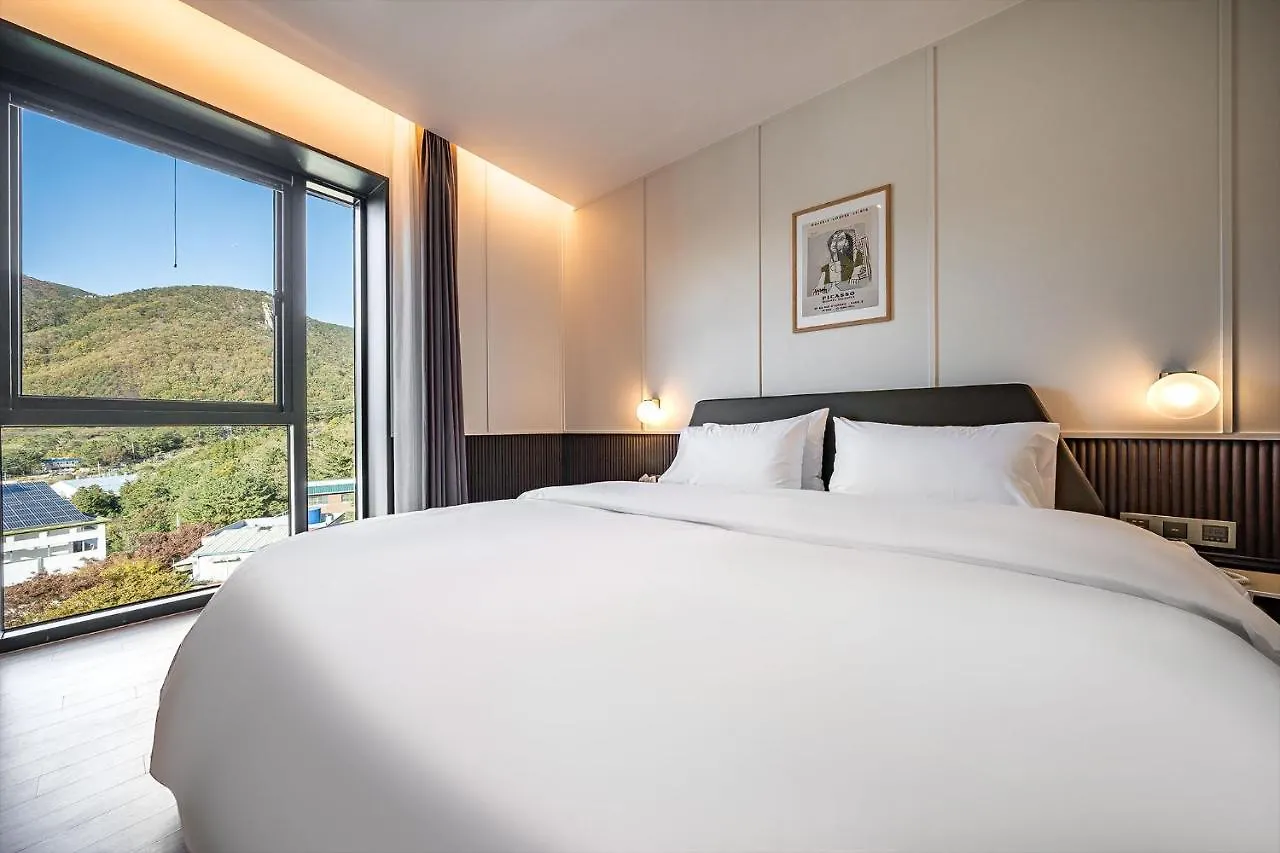 Brown Dot Hotel Signature Пусан