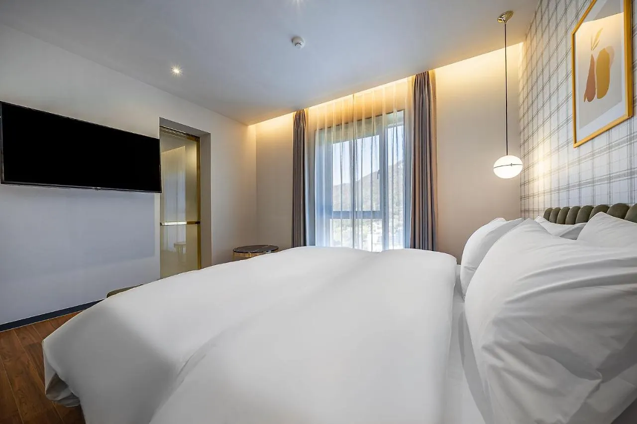 Brown Dot Hotel Signature Пусан