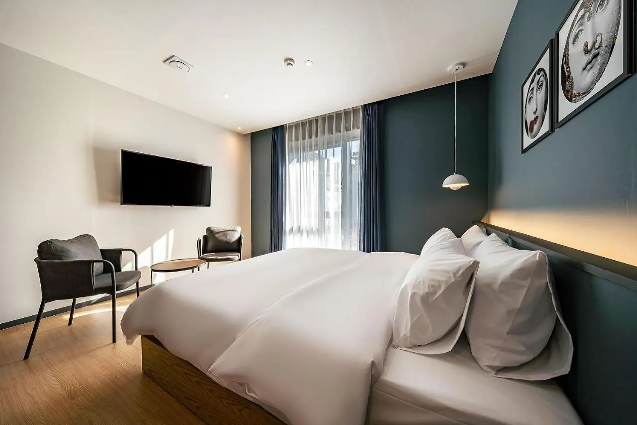 Brown Dot Hotel Signature Busan 3*,