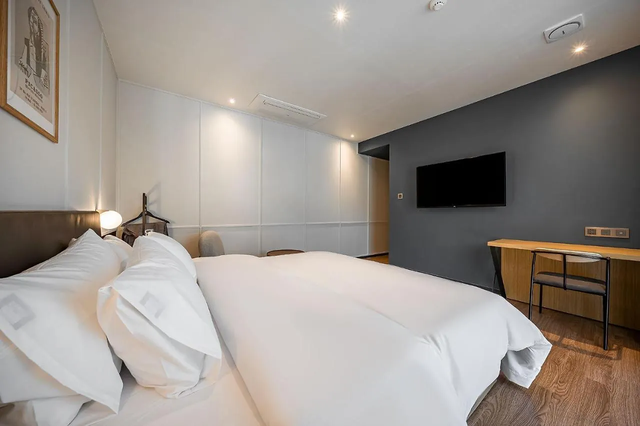 Brown Dot Hotel Signature Busan 3*,