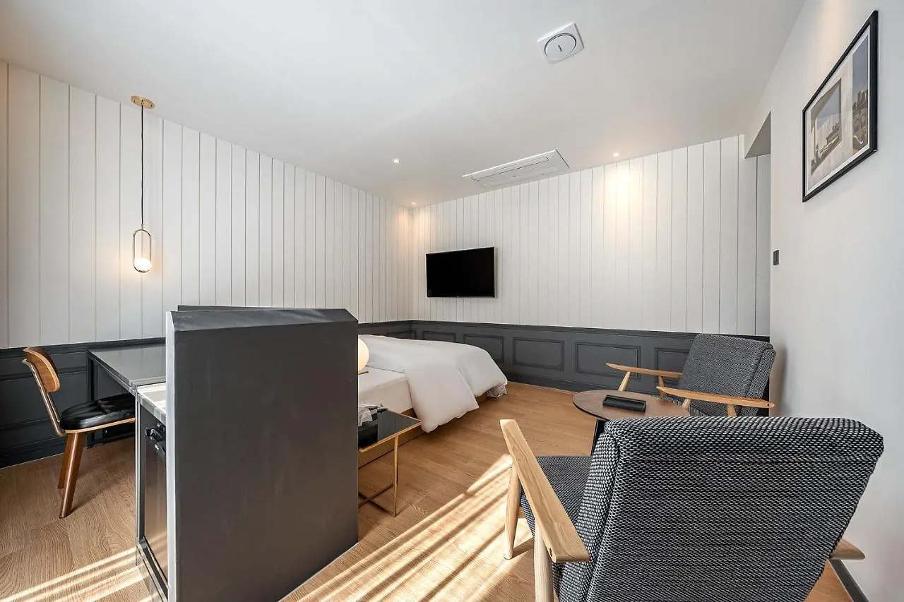 Brown Dot Hotel Signature Busan 3*,