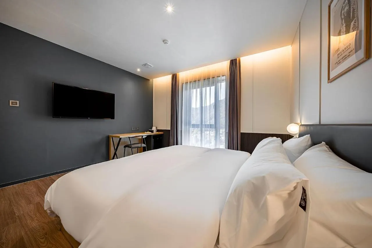 Brown Dot Hotel Signature Busan 3*,  South Korea